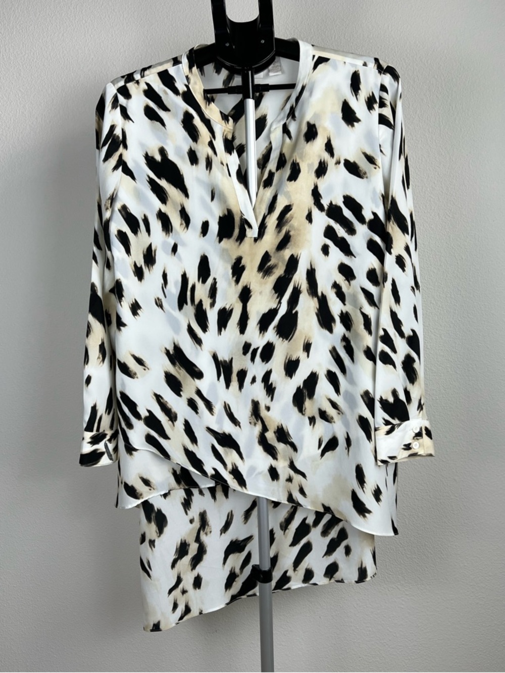 Chico’s Animal Print High Low Blouse Size 2 L Layered Tunic Flowy Top
